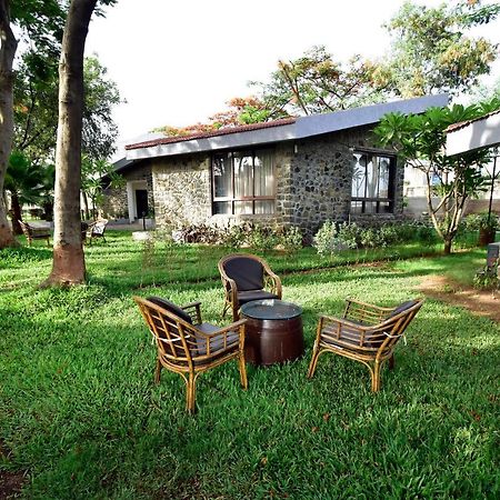 Caves County Resort Malegaon Esterno foto