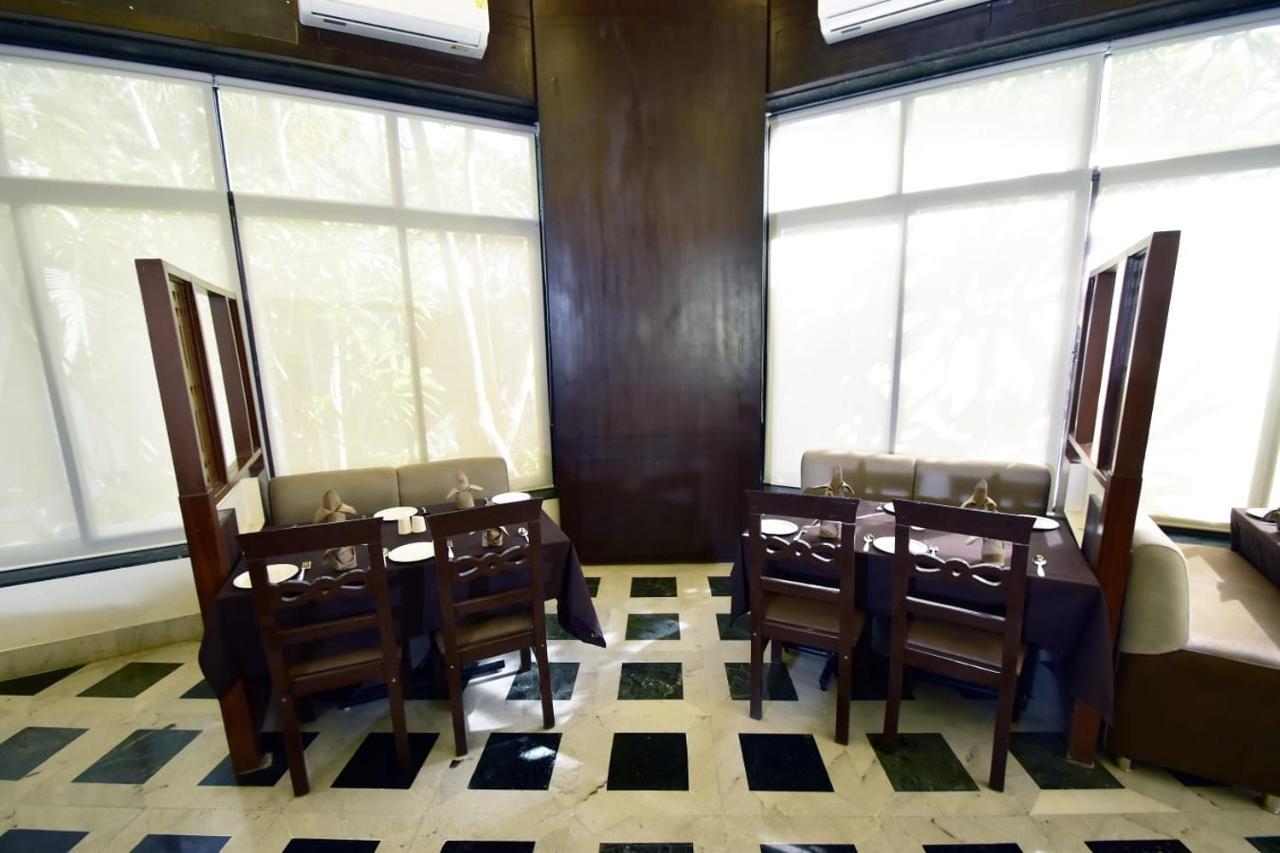 Caves County Resort Malegaon Esterno foto