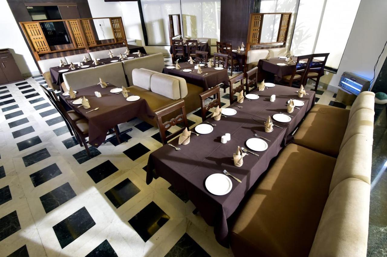 Caves County Resort Malegaon Esterno foto